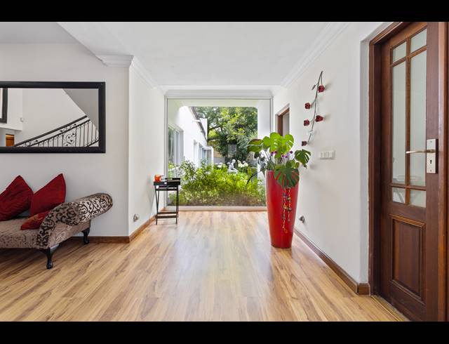 5 BEDROOM HOUSE FOR SALE IN BRYANSTON